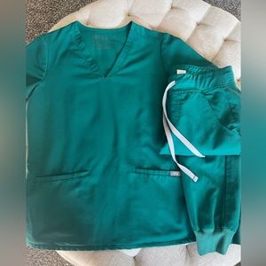 Figs Scrubs Hunter Green